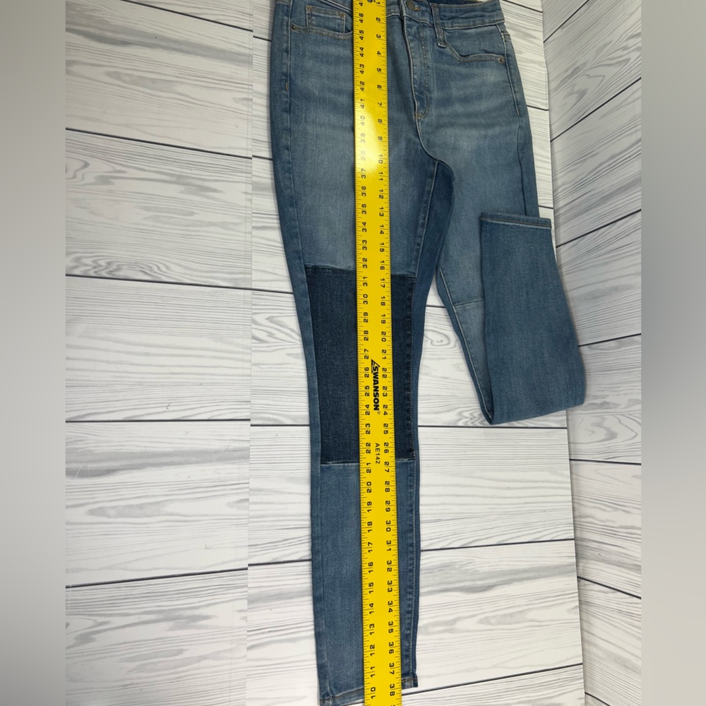 Universal Thread Blue Jeans - Picture 5 of 5